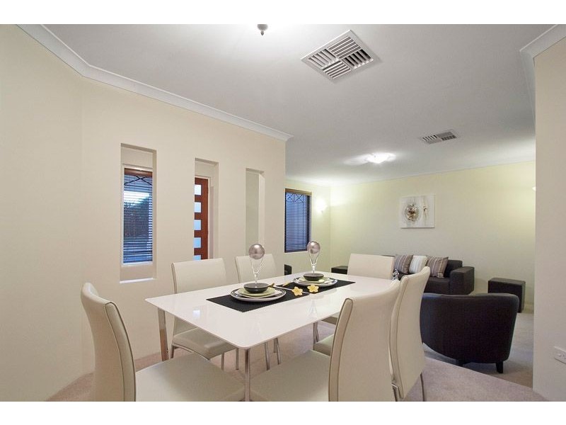 3 O’Farrell Close, Atwell WA 6164