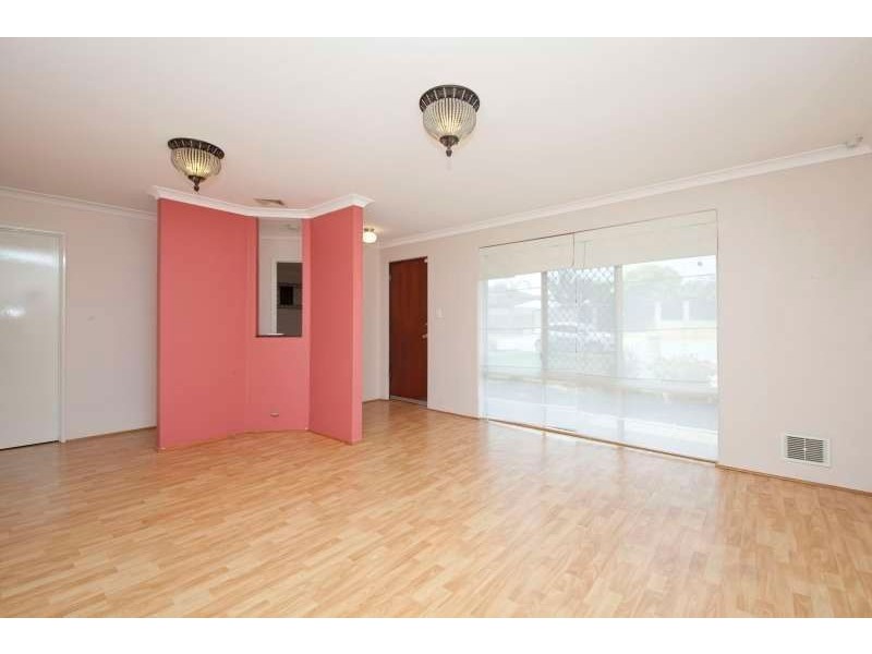 48 Derwent Crescent, Success WA 6164