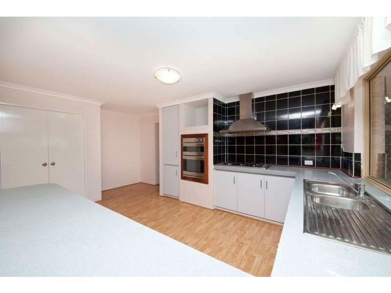 48 Derwent Crescent, Success WA 6164