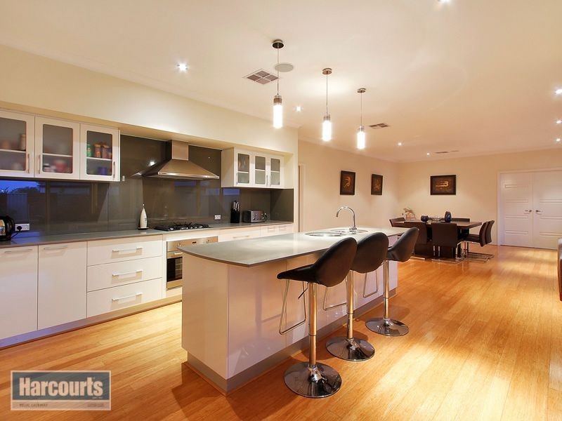 43 Hillhouse Way, Piara Waters WA 6112