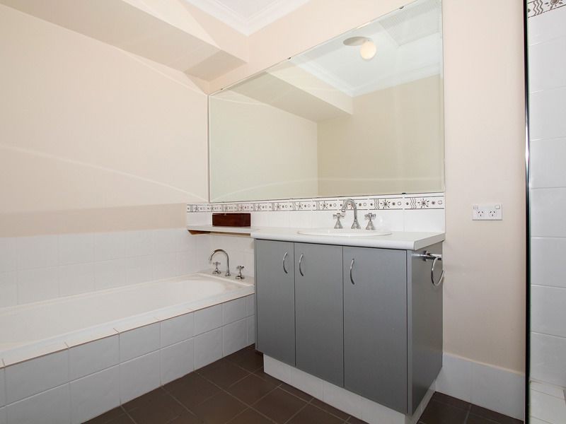 100 Aurora Drive, Atwell WA 6164