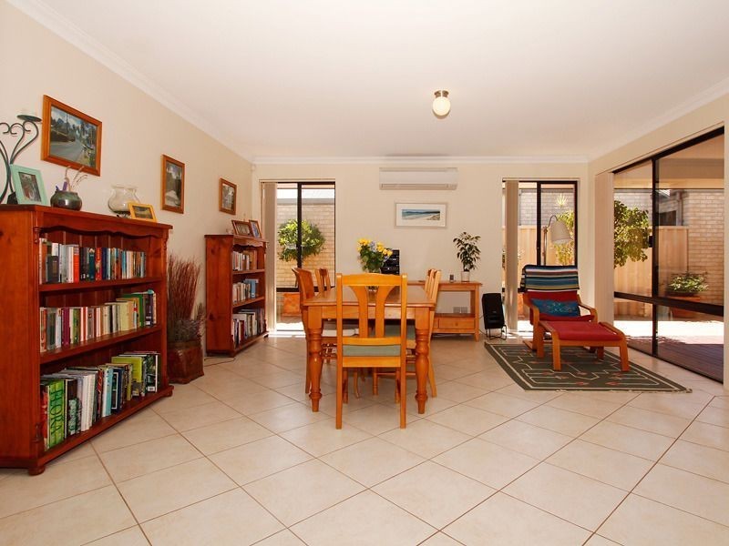 100 Aurora Drive, Atwell WA 6164