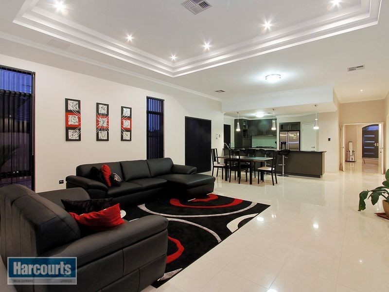 18 Giverny Gardens, Aubin Grove WA 6164