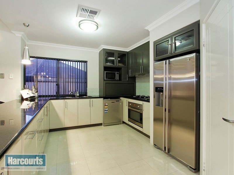 18 Giverny Gardens, Aubin Grove WA 6164