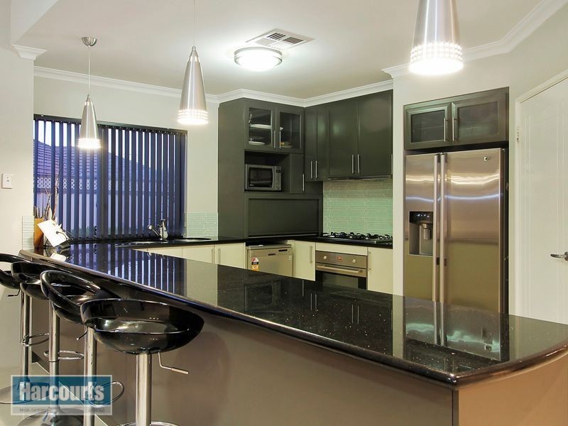 18 Giverny Gardens, Aubin Grove WA 6164