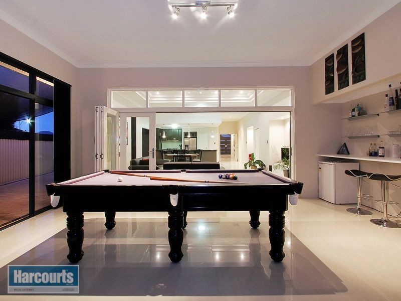 18 Giverny Gardens, Aubin Grove WA 6164