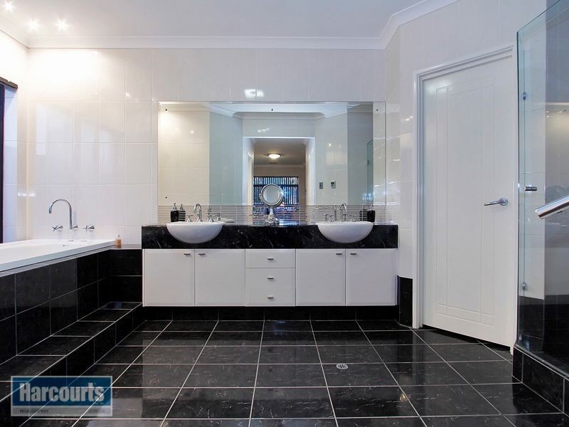 18 Giverny Gardens, Aubin Grove WA 6164