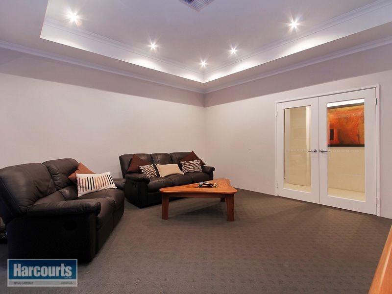 18 Giverny Gardens, Aubin Grove WA 6164