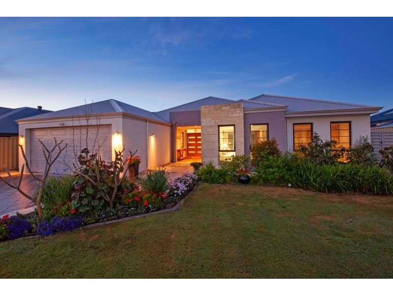 4 Hygeia Bend, Atwell WA 6164