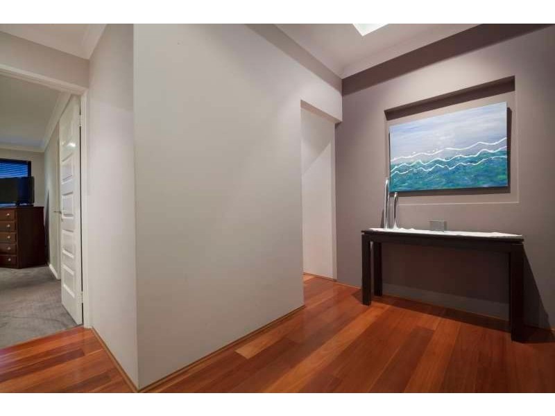 4 Hygeia Bend, Atwell WA 6164