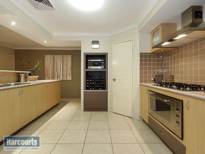 11 Halcyon Way, Atwell WA 6164