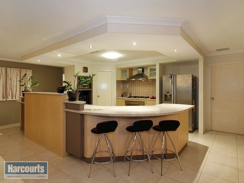 11 Halcyon Way, Atwell WA 6164