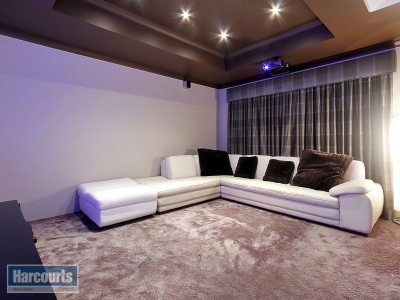 11 Halcyon Way, Atwell WA 6164