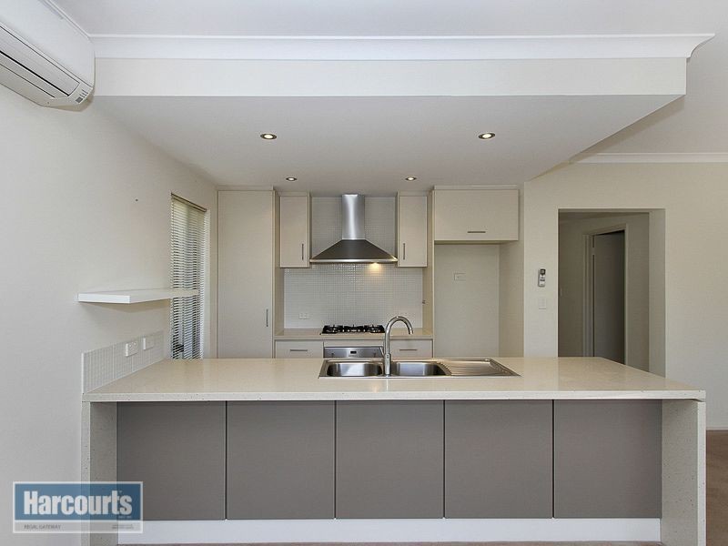 20/18 Deanmore Bend, Hammond Park WA 6164