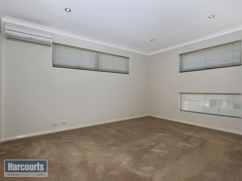 20/18 Deanmore Bend, Hammond Park WA 6164