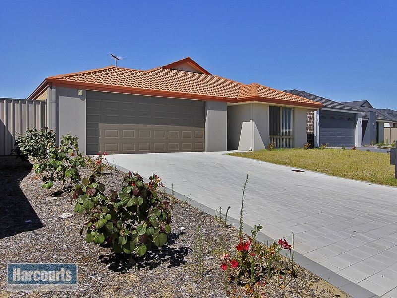 13 Monticello Parkway, Piara Waters WA 6112