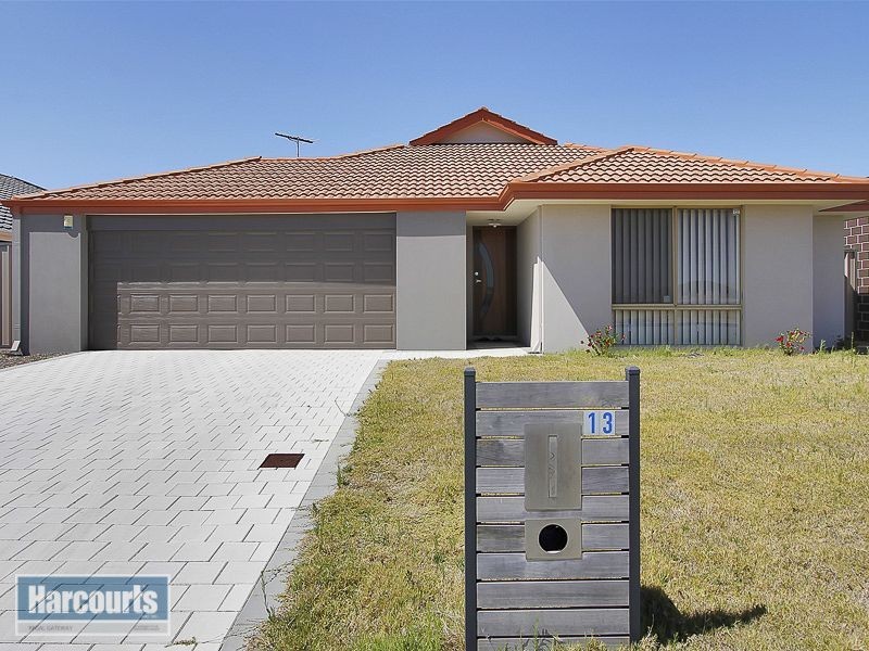 13 Monticello Parkway, Piara Waters WA 6112