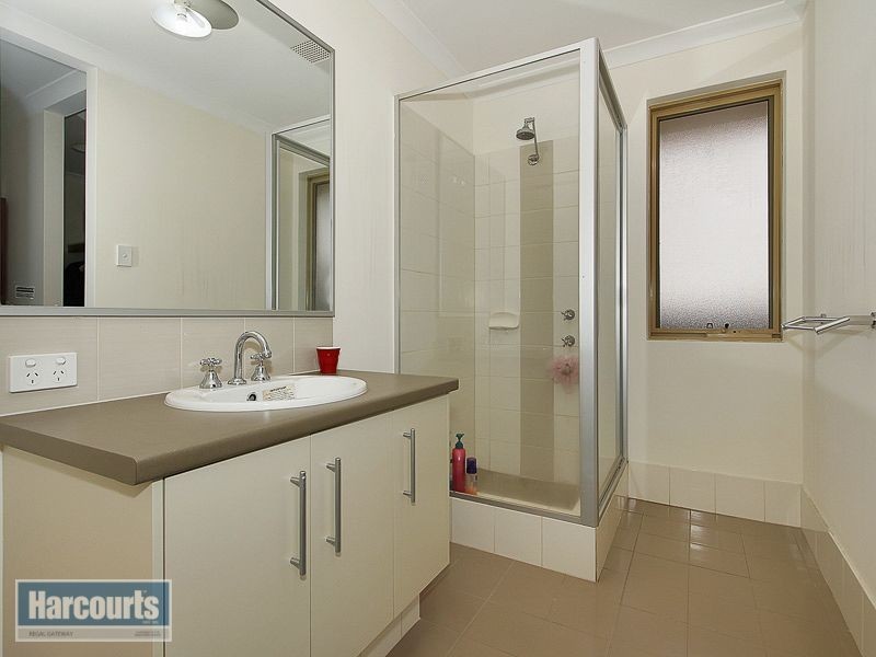 13 Monticello Parkway, Piara Waters WA 6112
