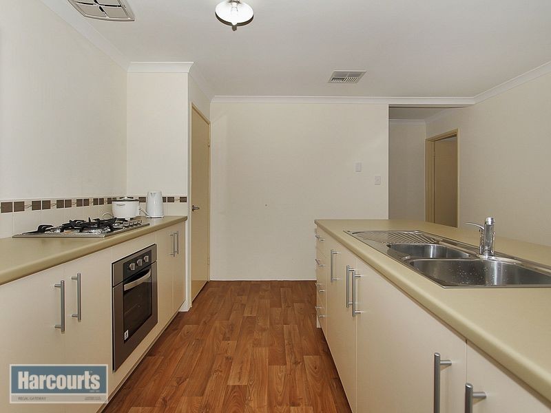 13 Monticello Parkway, Piara Waters WA 6112
