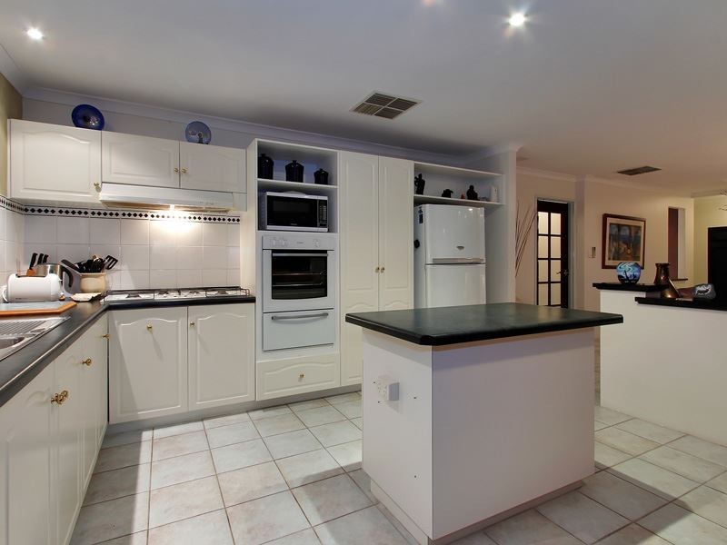 3 Calero Court, Atwell WA 6164