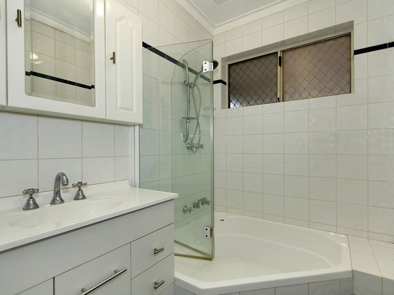 86 Glenbawn Drive, South Lake WA 6164