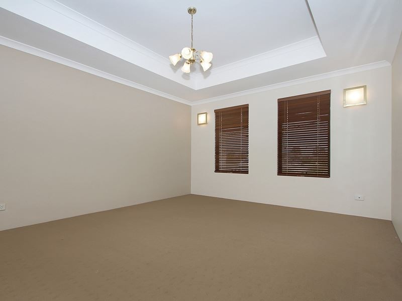 5 Aurora Drive, Atwell WA 6164