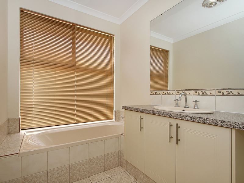 5 Aurora Drive, Atwell WA 6164