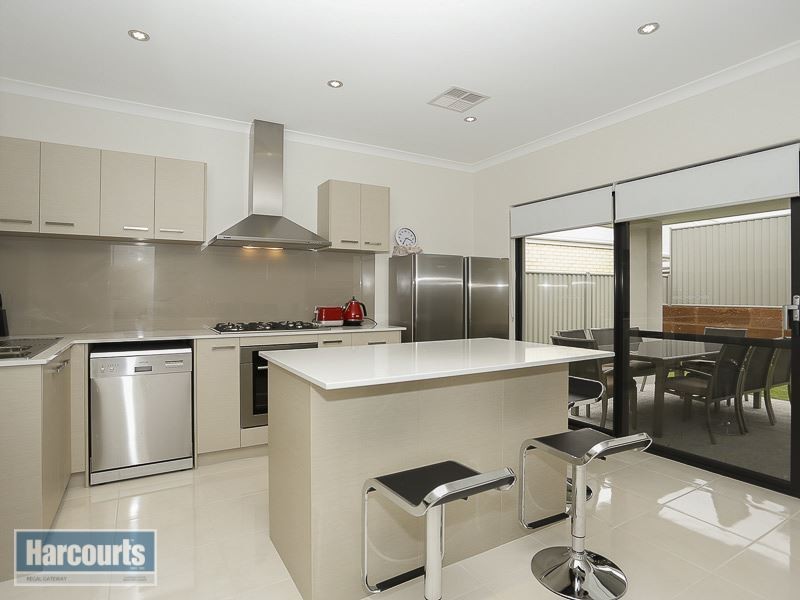 136 Honeywood Avenue, Wandi WA 6167