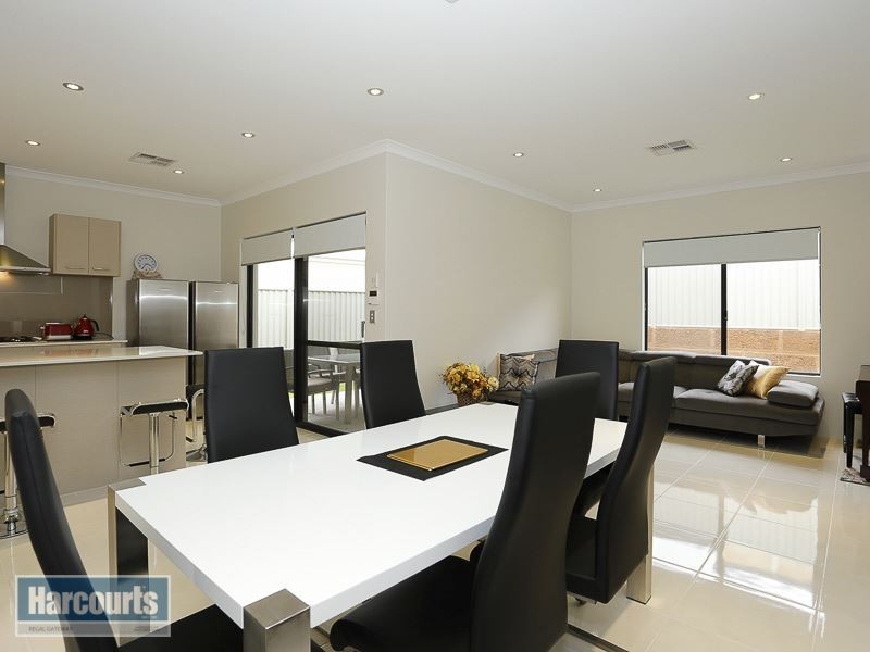 136 Honeywood Avenue, Wandi WA 6167