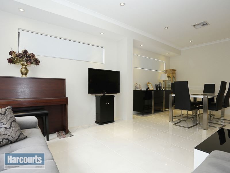 136 Honeywood Avenue, Wandi WA 6167