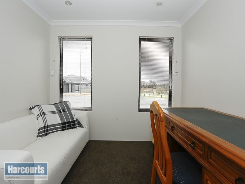136 Honeywood Avenue, Wandi WA 6167