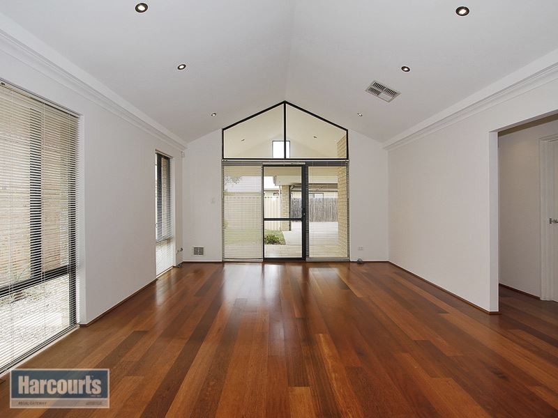 25 Harmony Avenue, Atwell WA 6164