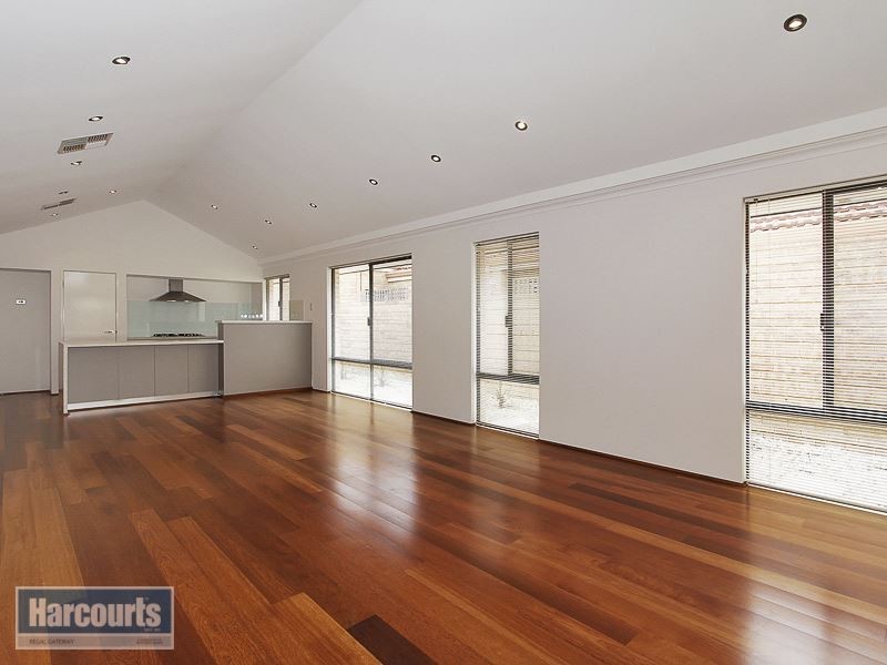 25 Harmony Avenue, Atwell WA 6164