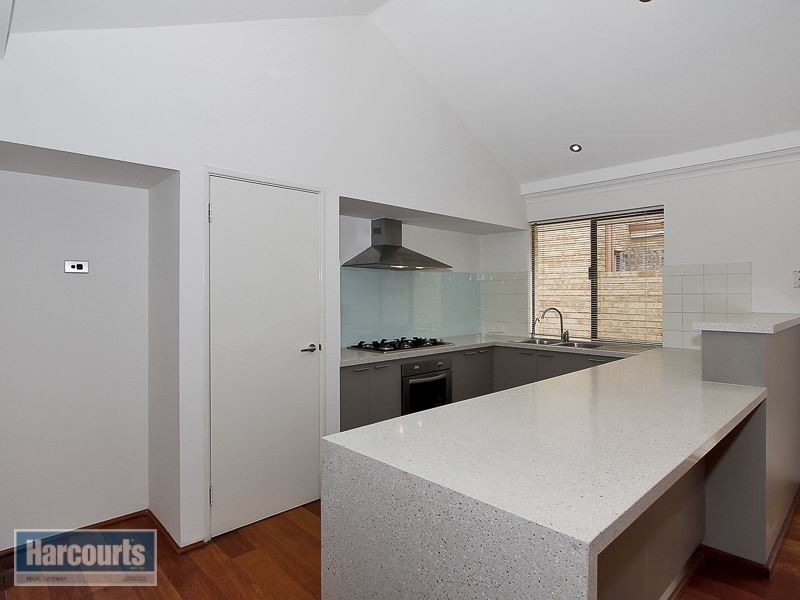 25 Harmony Avenue, Atwell WA 6164