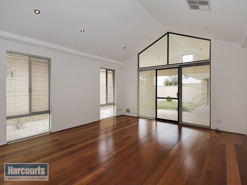 25 Harmony Avenue, Atwell WA 6164