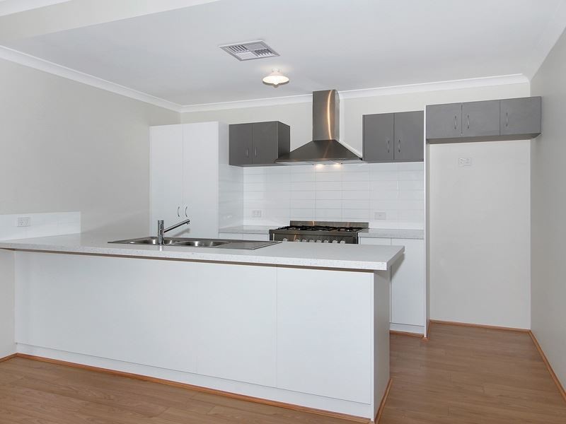 42 Litchfield Circle, Wandi WA 6167