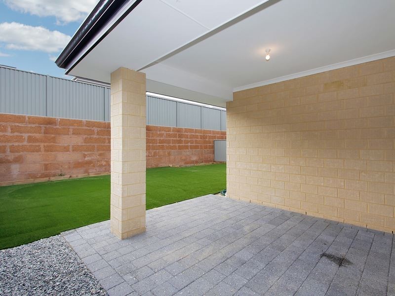 42 Litchfield Circle, Wandi WA 6167