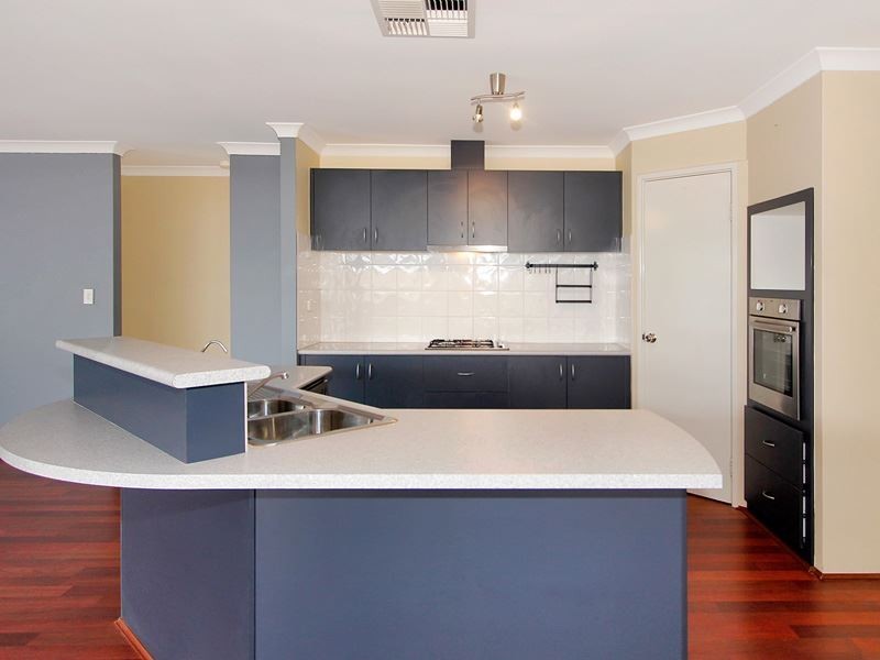 37 Murrumbidgee Drive, Hammond Park WA 6164