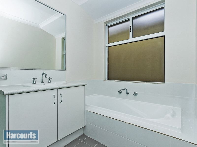 18 Astounding Way, Aubin Grove WA 6164