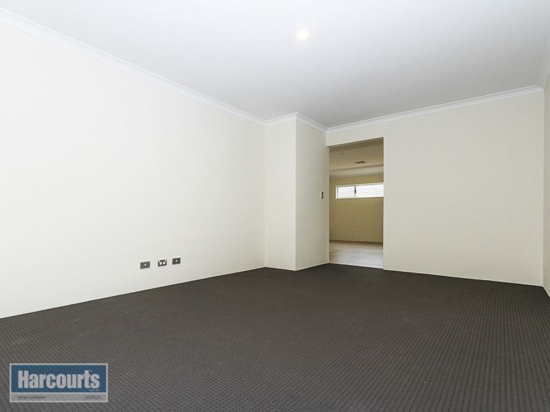18 Astounding Way, Aubin Grove WA 6164