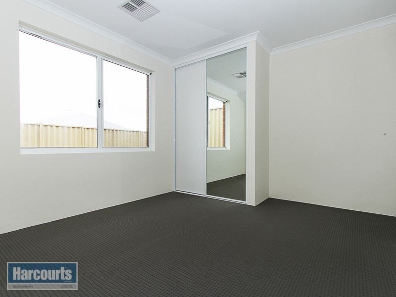 18 Astounding Way, Aubin Grove WA 6164
