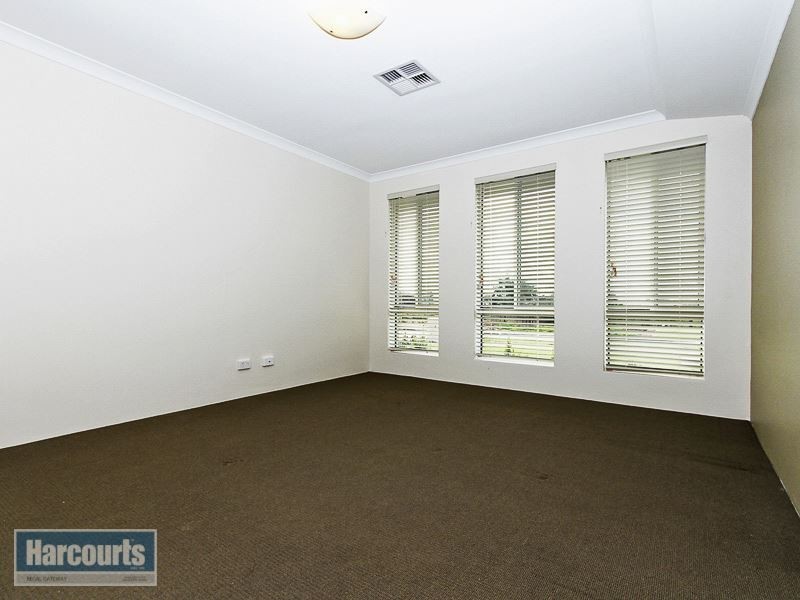 21 Neilson Street, Hammond Park WA 6164