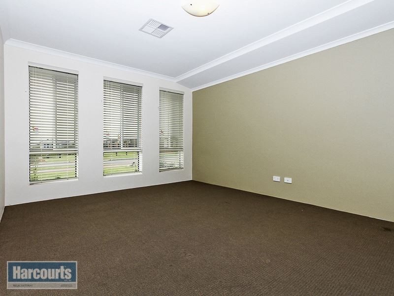 21 Neilson Street, Hammond Park WA 6164