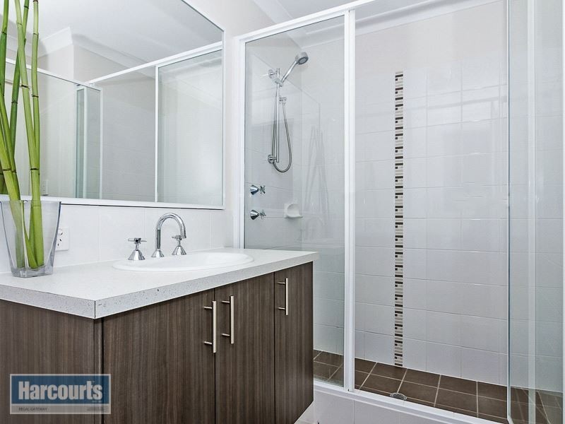 21 Neilson Street, Hammond Park WA 6164