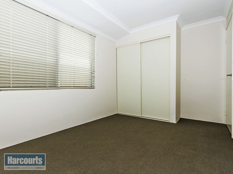21 Neilson Street, Hammond Park WA 6164
