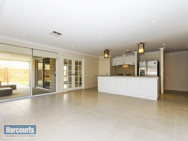 21 Neilson Street, Hammond Park WA 6164