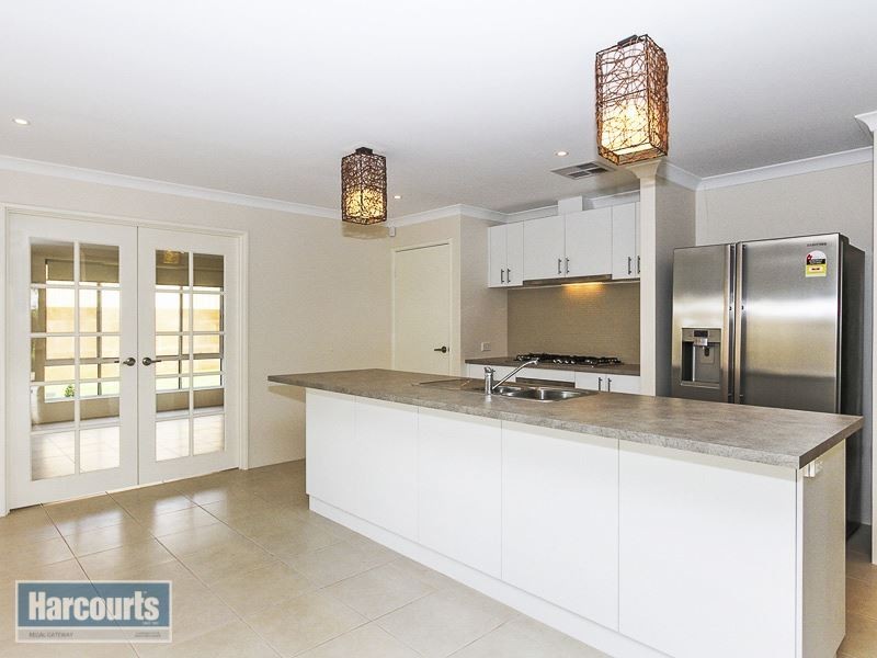 21 Neilson Street, Hammond Park WA 6164