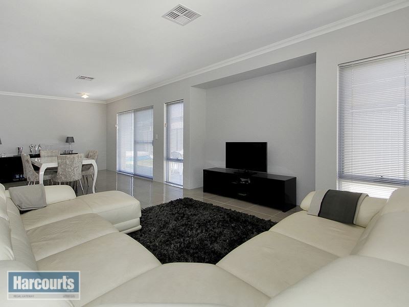 81 Honeywood Avenue, Wandi WA 6167