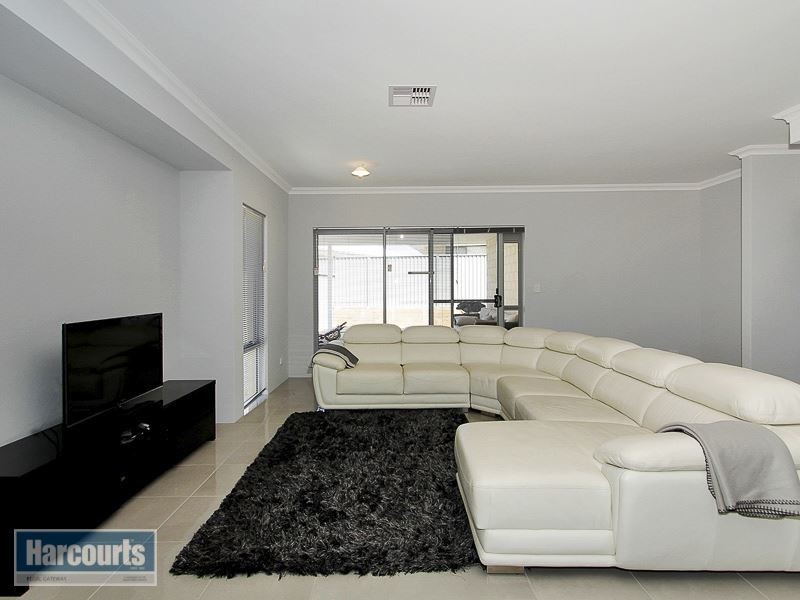 81 Honeywood Avenue, Wandi WA 6167
