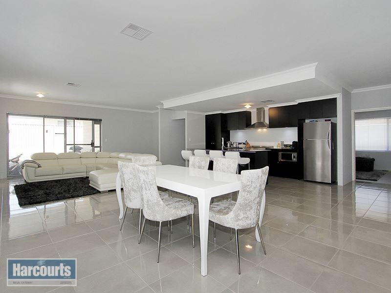 81 Honeywood Avenue, Wandi WA 6167